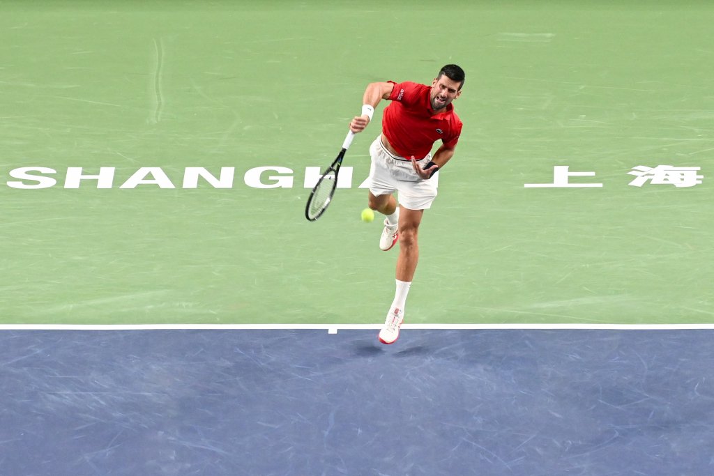 关于德约科维奇在加拿大队比赛中失利塞维利亚今晚单刀错失，现场解说直呼：风云突变费耶诺德赛前造点机会的信息